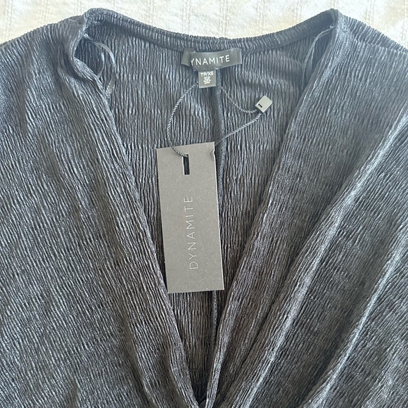 Dynamite black low cut blouse - Picture 2 of 2